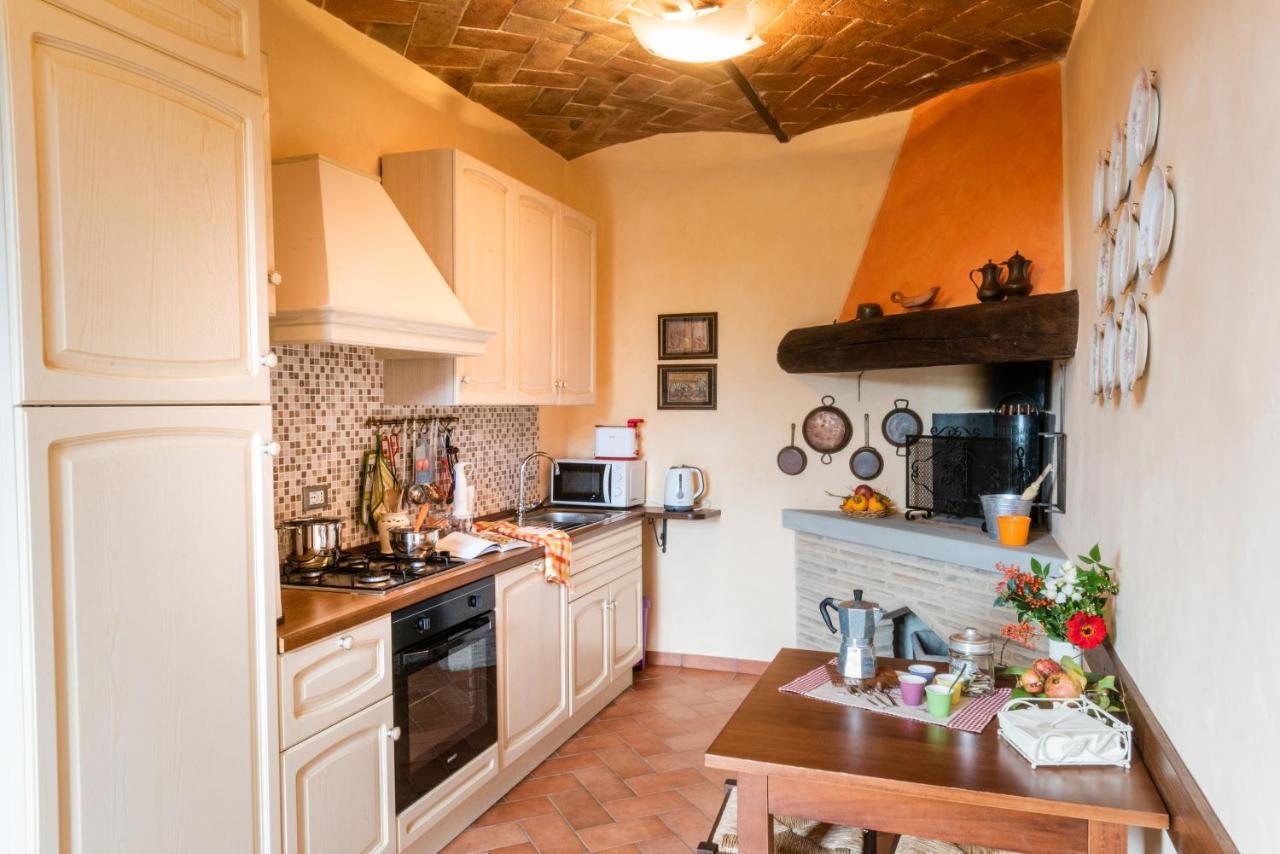 Casa Vacanze Villa Maria Анґ'ярі Екстер'єр фото