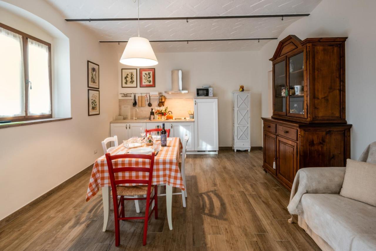 Casa Vacanze Villa Maria Анґ'ярі Екстер'єр фото