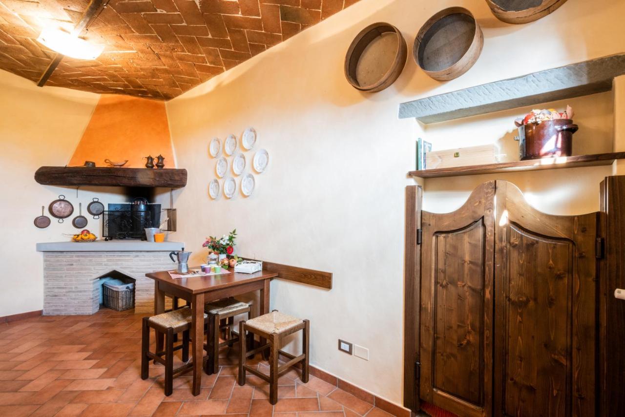 Casa Vacanze Villa Maria Анґ'ярі Екстер'єр фото