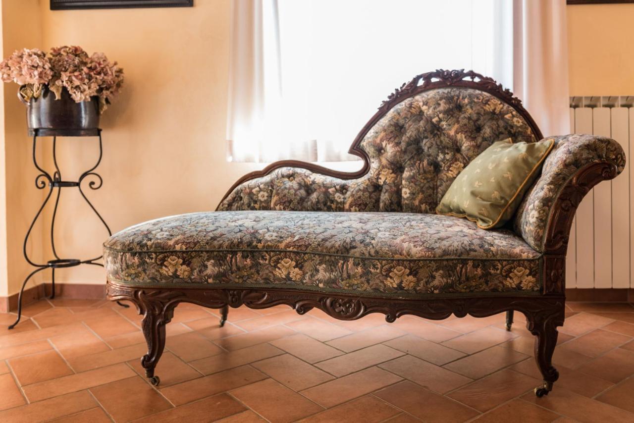 Casa Vacanze Villa Maria Анґ'ярі Екстер'єр фото