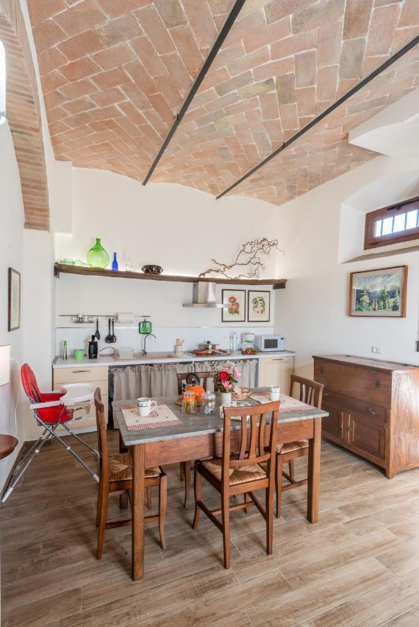 Casa Vacanze Villa Maria Анґ'ярі Екстер'єр фото