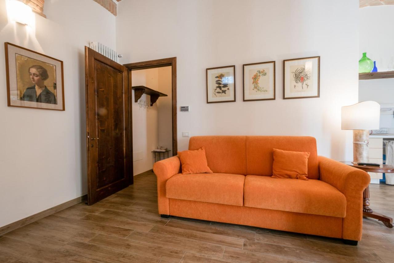 Casa Vacanze Villa Maria Анґ'ярі Екстер'єр фото
